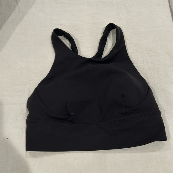 Like new black lululemon size 4 sports bra - Picture 1 of 2